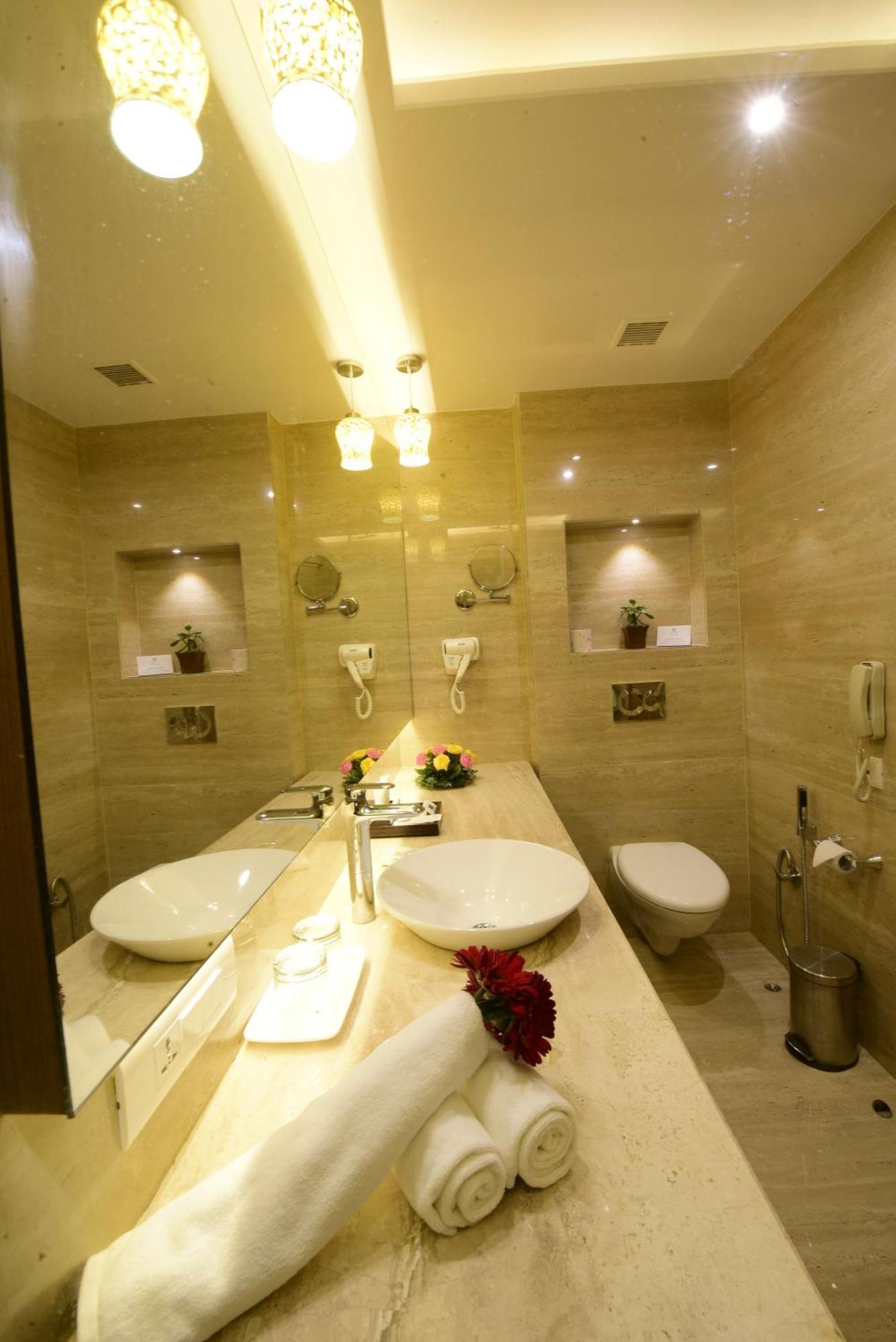 Surestay Plus By Best Western Амритсар Екстериор снимка
