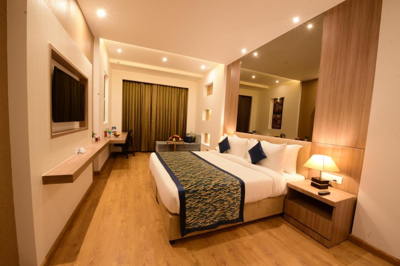 Surestay Plus By Best Western Амритсар Екстериор снимка